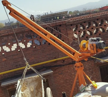 室外吊運機吊重并非完全依靠電力